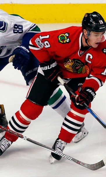 Toews' late goal leads Blackhawks past Canucks (Jan 22, 2017)